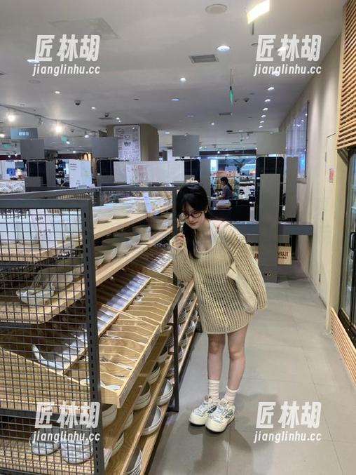 “51吃瓜fun”发布的热议真是让人忍不住想大喊，在这个瓜田里我手忙脚乱！