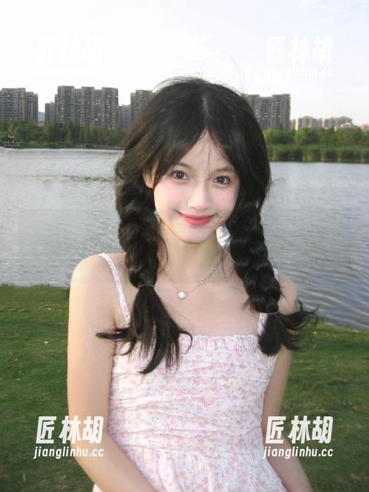 喂，冲哥精选app，能不能多选些女神，不够撩人啊！
