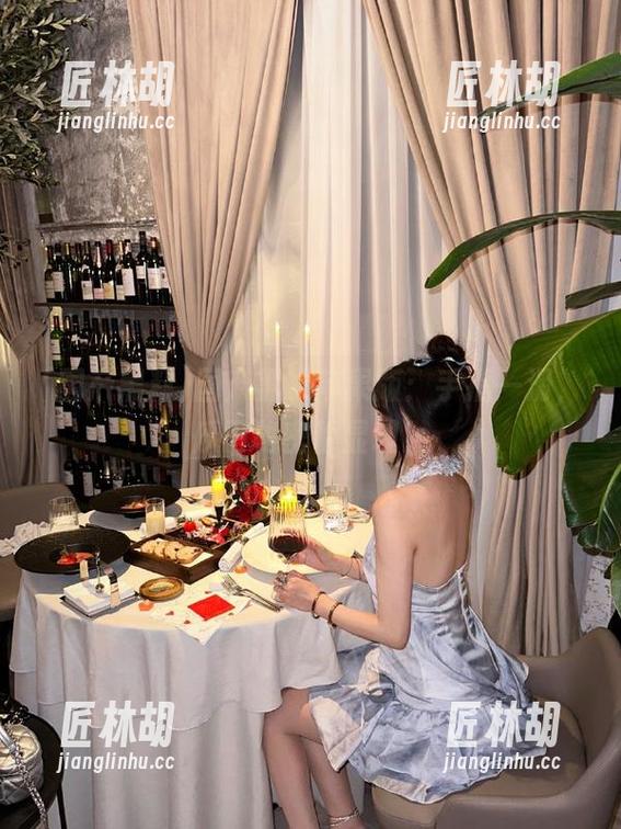 国产黑料苹果版：手指一滑，瓜田秘密都显现！