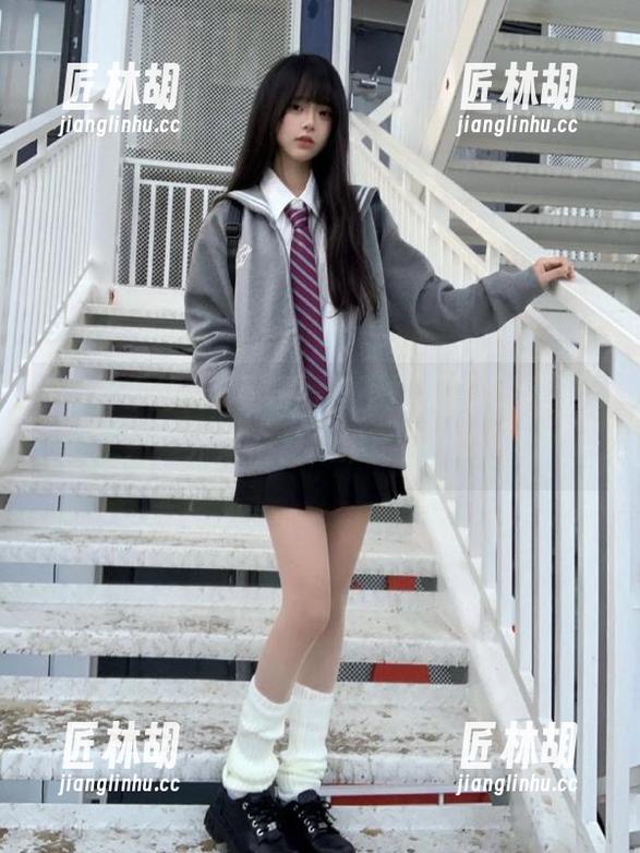 下载黑料不打烊网页版，天外来物，瓜果飞来！