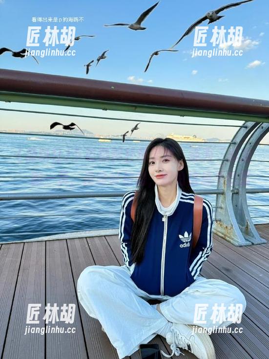下载黑料社苹果版，成为‘瓜友’的一员，没啥好怕的，就怕信息不够猛！