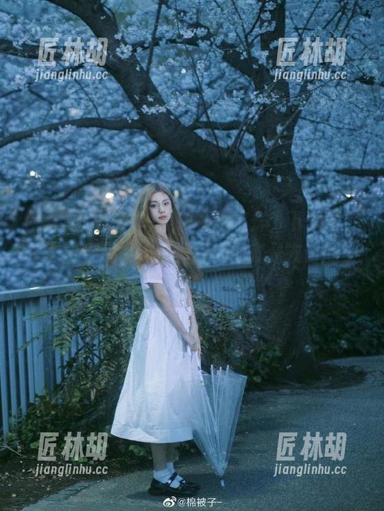 黑料社不打烊，下载吧，正能量在线，吃瓜最担心的就是友谊的小船翻了！